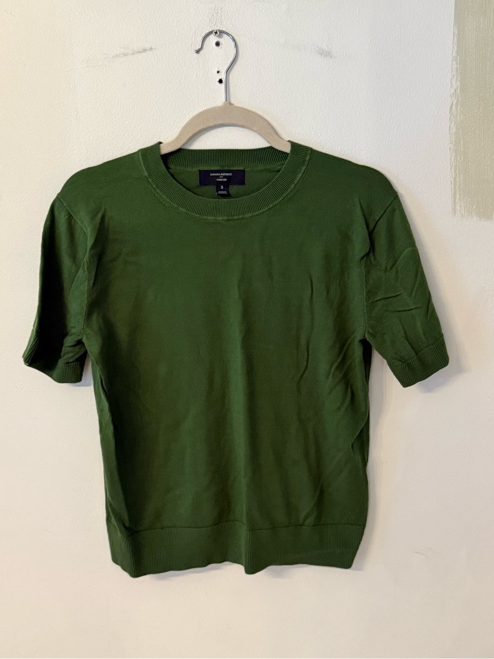 Banana Republic Women’s Dark Green Short-Sleeve Knit Tee